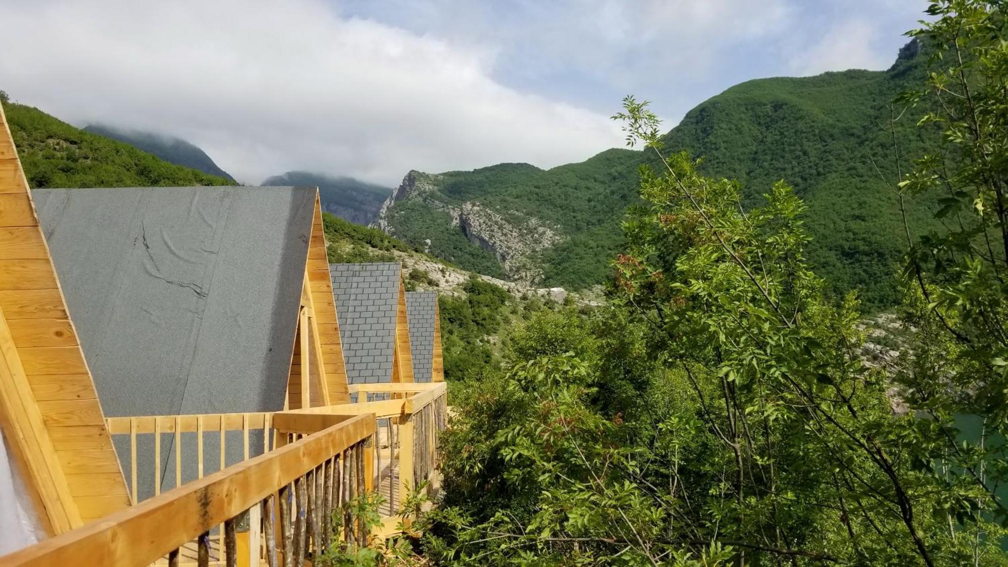 Twin Villas Komani Lake Buitenkant foto